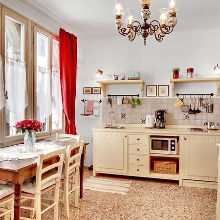 Ca' Badoer Frari Apartamento Veneza Exterior foto