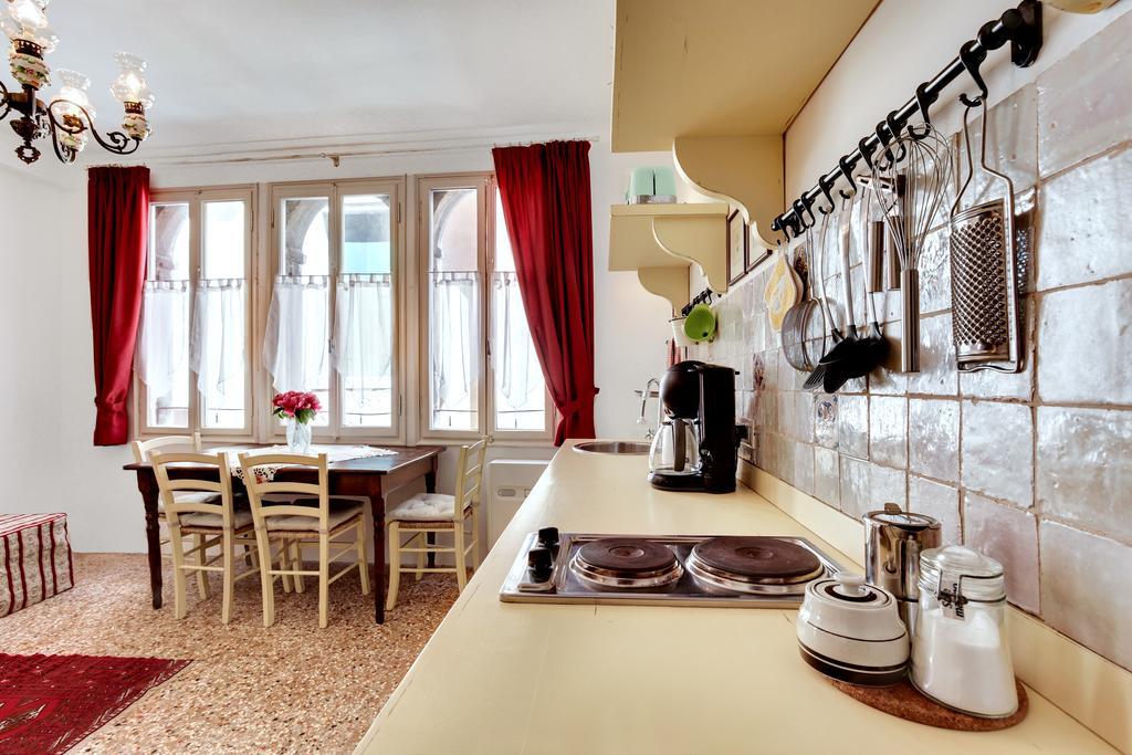 Ca' Badoer Frari Apartamento Veneza Exterior foto