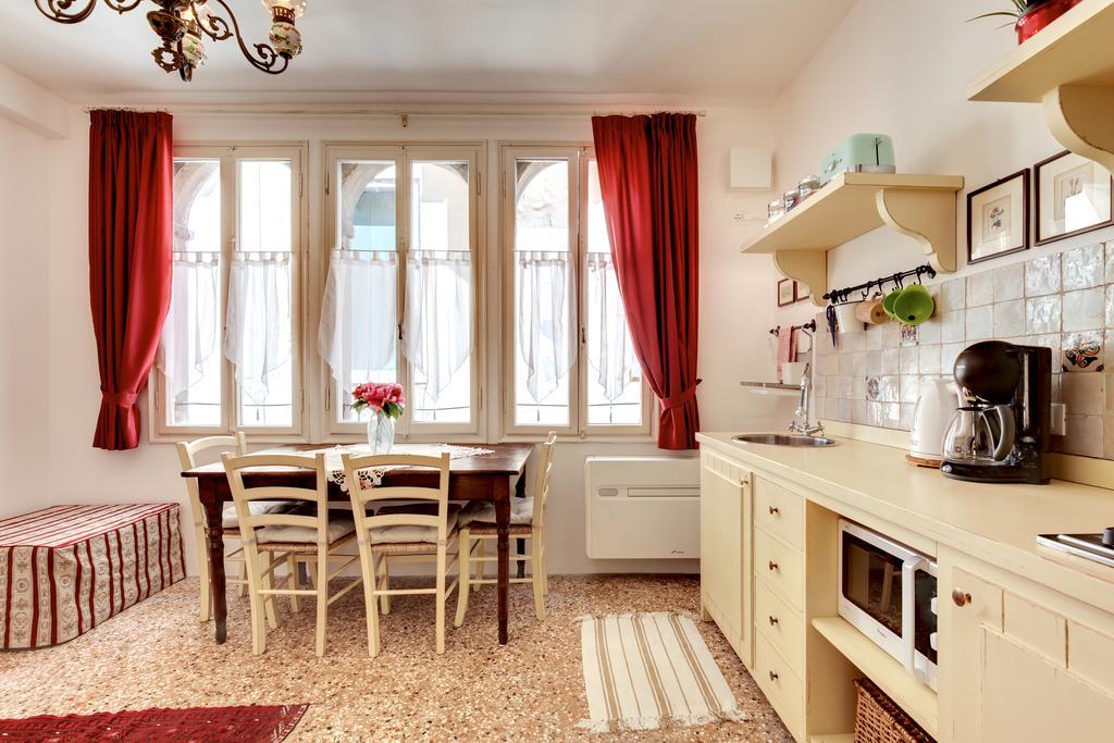 Ca' Badoer Frari Apartamento Veneza Exterior foto