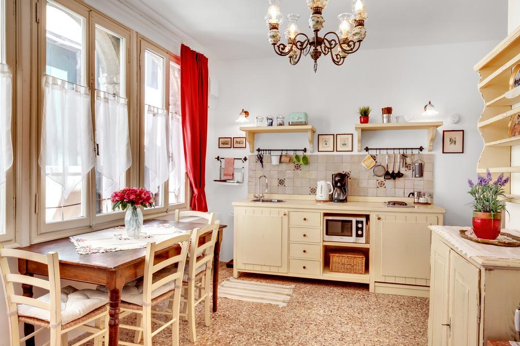 Ca' Badoer Frari Apartamento Veneza Exterior foto